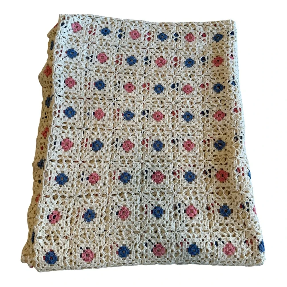 Vintage Handmade Crochet Bedspread Cream Pink Blue Floral Granny Square Coverlet